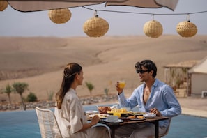 Outdoor dining - Mia Agafay Resort (Agafay)
