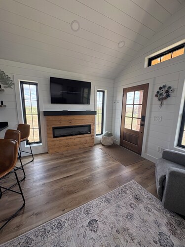 Cozy 1-bedroom cabin