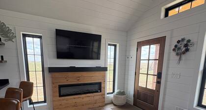 Cozy 1-bedroom cabin