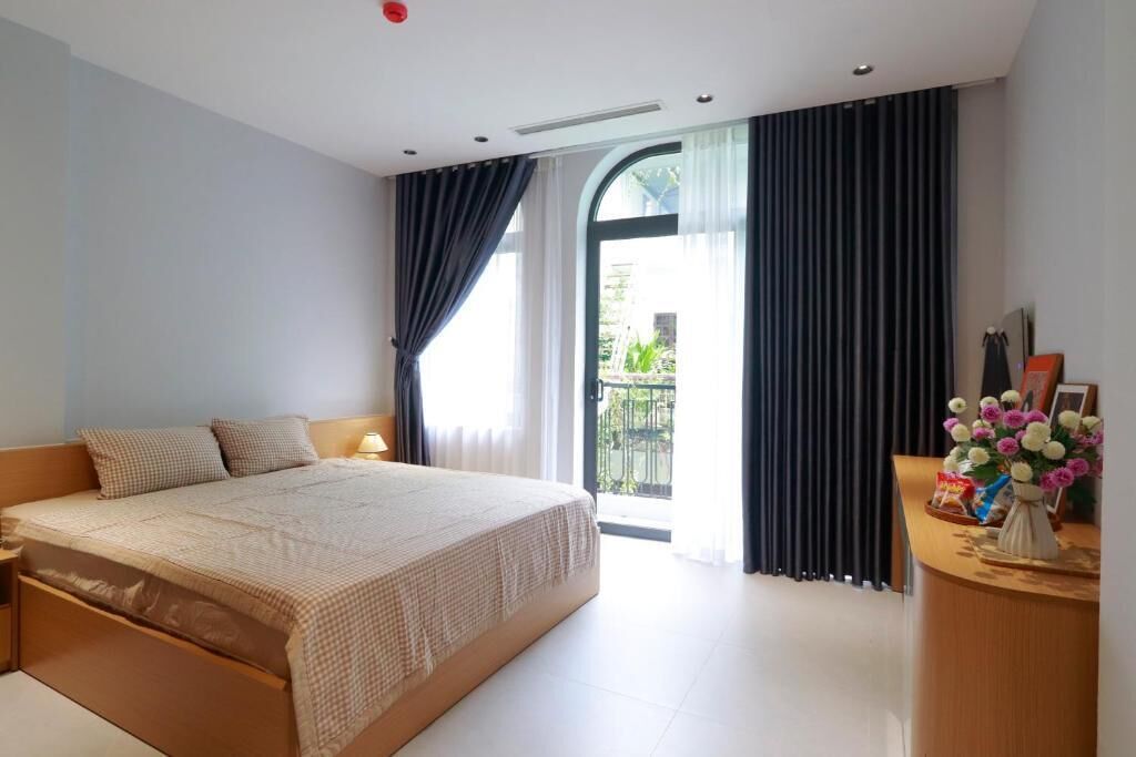 Junior Apartment, Balcony, City View | Desk, blackout drapes, soundproofing, iron/ironing board