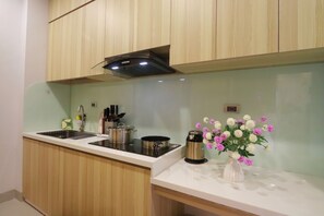 Private kitchen - Valora Residence West lake 31 Xuan Dieu (Hanoi)