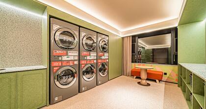 Orange Hotel