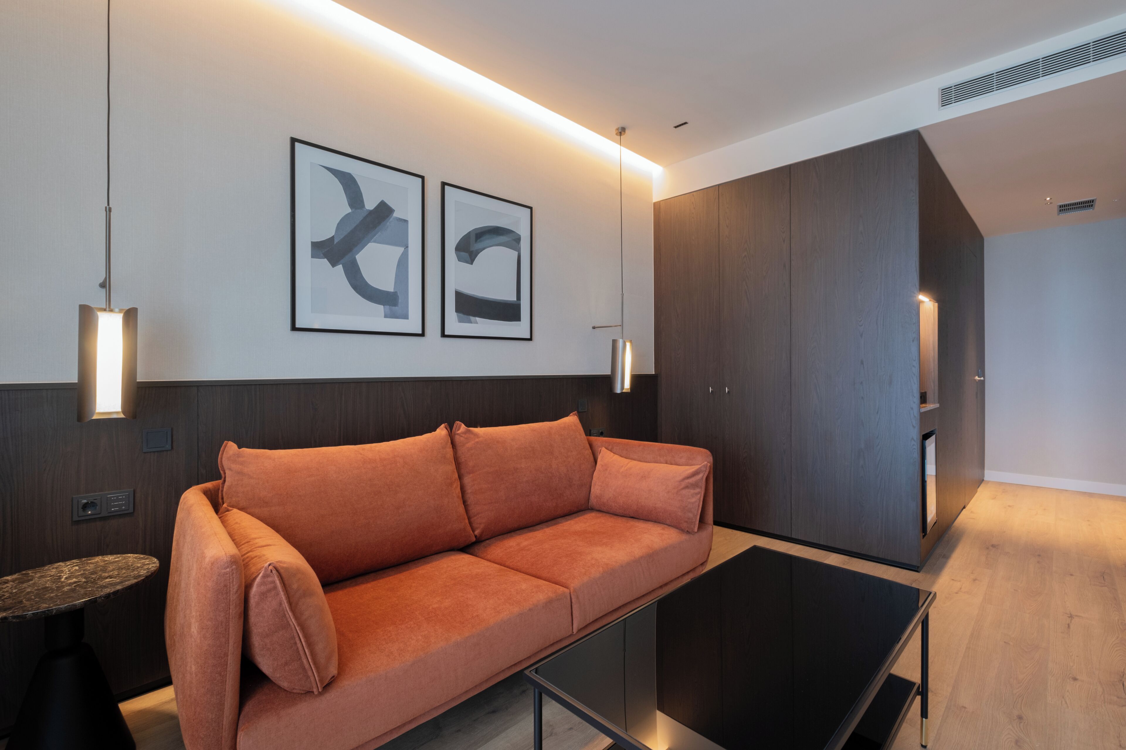 Minibar, Zimmersafe, laptopgeeigneter Arbeitsplatz