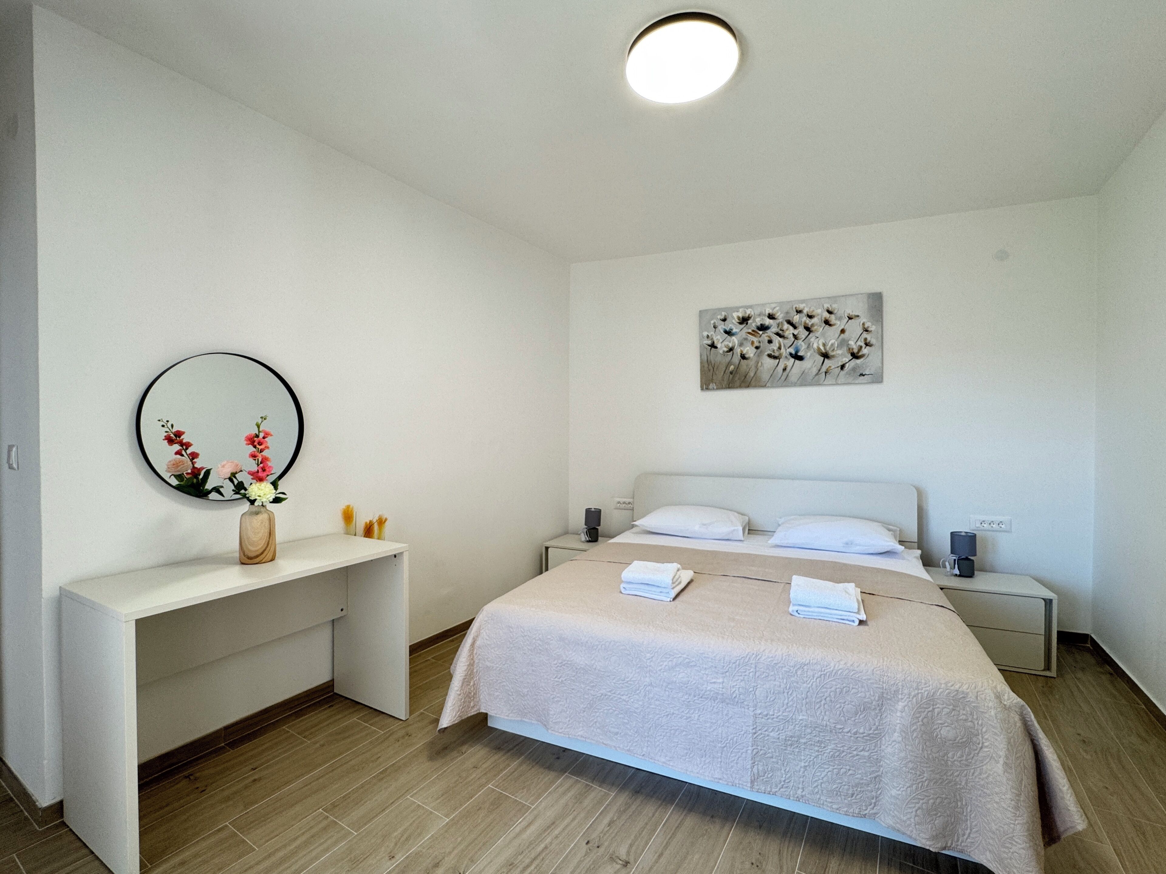 1 bedroom, iron/ironing board, internet, bed sheets