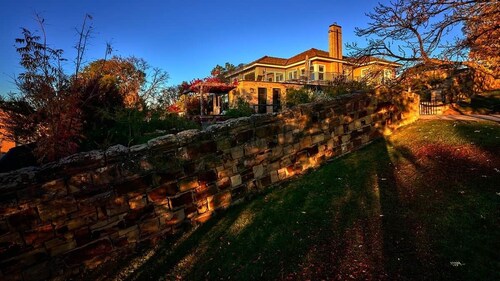 ‘52Views’ a private hilltop retreat with panoramic views