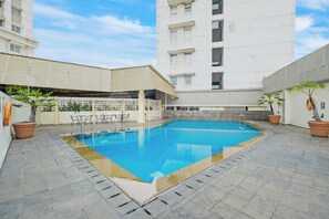 Kolam renang terbuka 