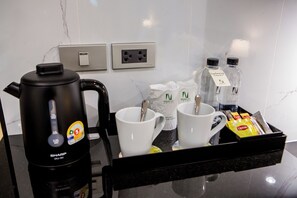 Studio, City View | Coffee and/or coffee maker
