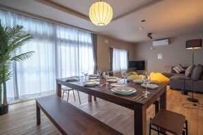 Rumah Basic, 3 kamar tidur, pemandangan kota | Tempat makan