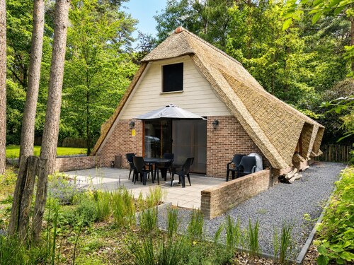 Authentic reed cottage in the heart of nature.