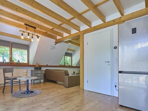 Interior - Authentic reed cottage in the heart of nature. (Rekem)