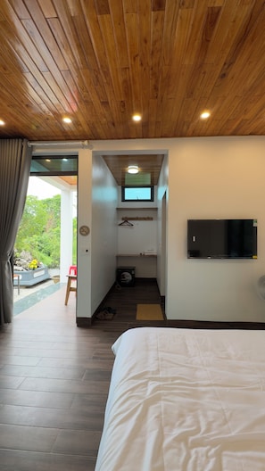 4 habitaciones, tabla de planchar con plancha, internet y ropa de cama
