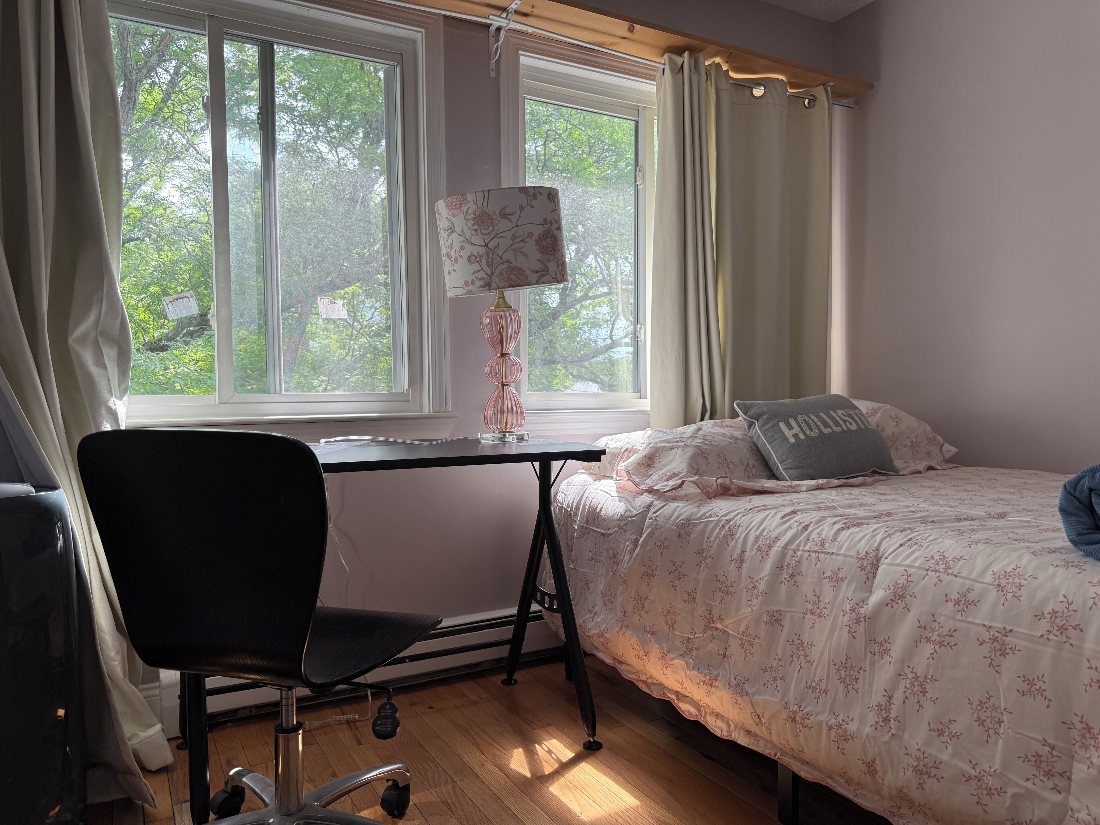 3 chambres, fer et planche à repasser, Wi-Fi, draps fournis