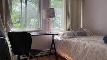 3 chambres, fer et planche à repasser, Wi-Fi, draps fournis
