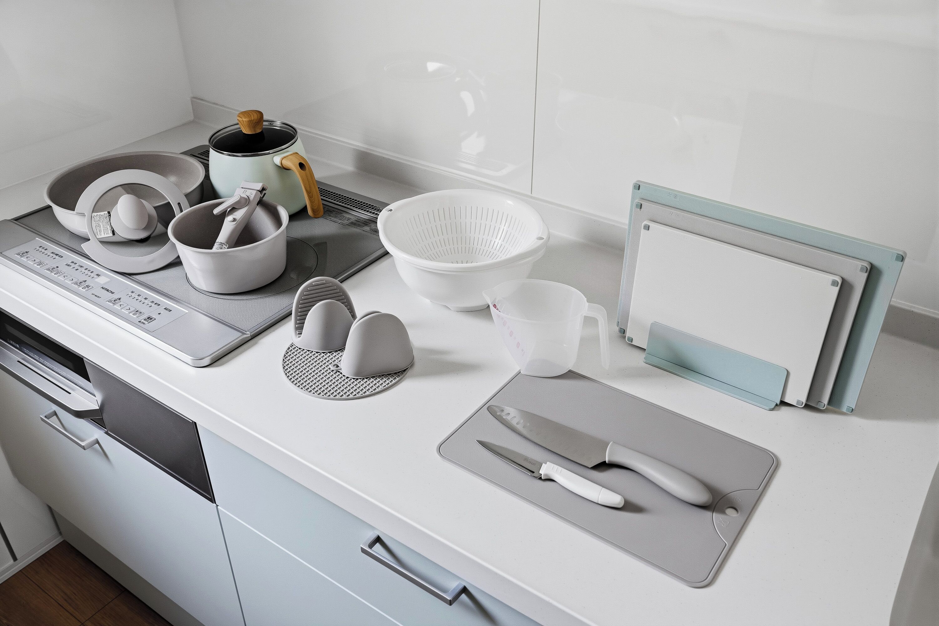 Appartement | Cuisine privée | Four à micro-ondes, surface de cuisson, cafetière-théière, grille-pain