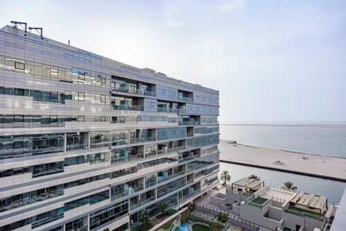 Bloomfields 2BR in Lamar Raha Beach