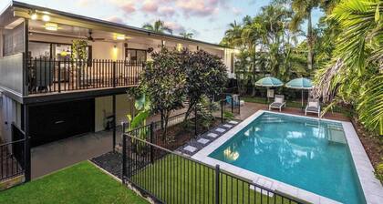 Resort-Style Family Retreat Pool, BBQ & Tropical