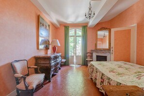 Bed sheets - La Maison Benet, calm and hiking (Tautavel)