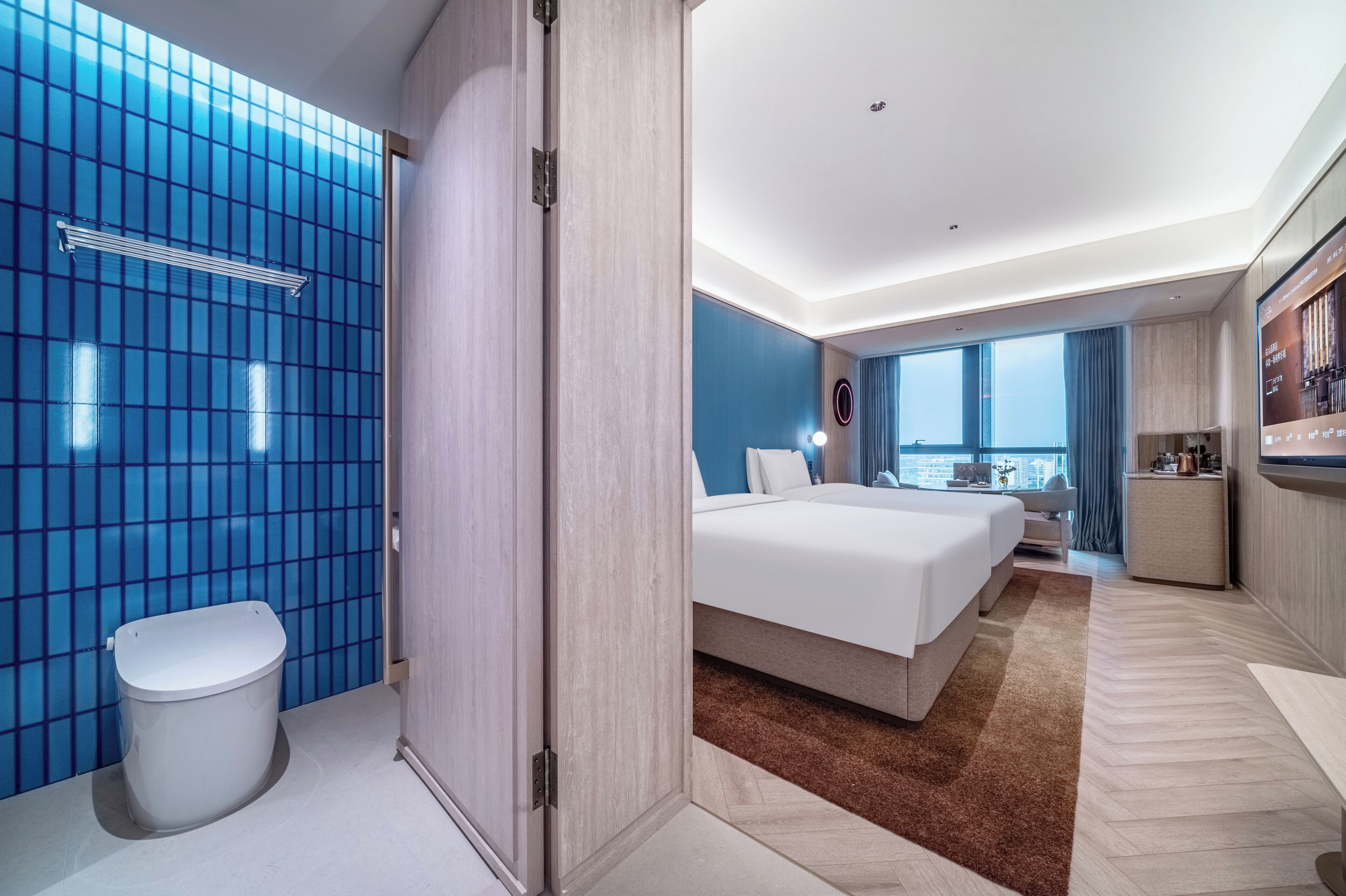 Down duvets, free minibar, laptop workspace, blackout curtains