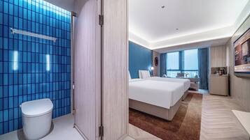 Down duvets, free minibar, laptop workspace, blackout curtains