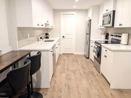 Brand New Cozy Guest Suite in Calgary