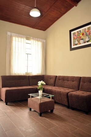 Living area - Vrbo Property (Huaraz)