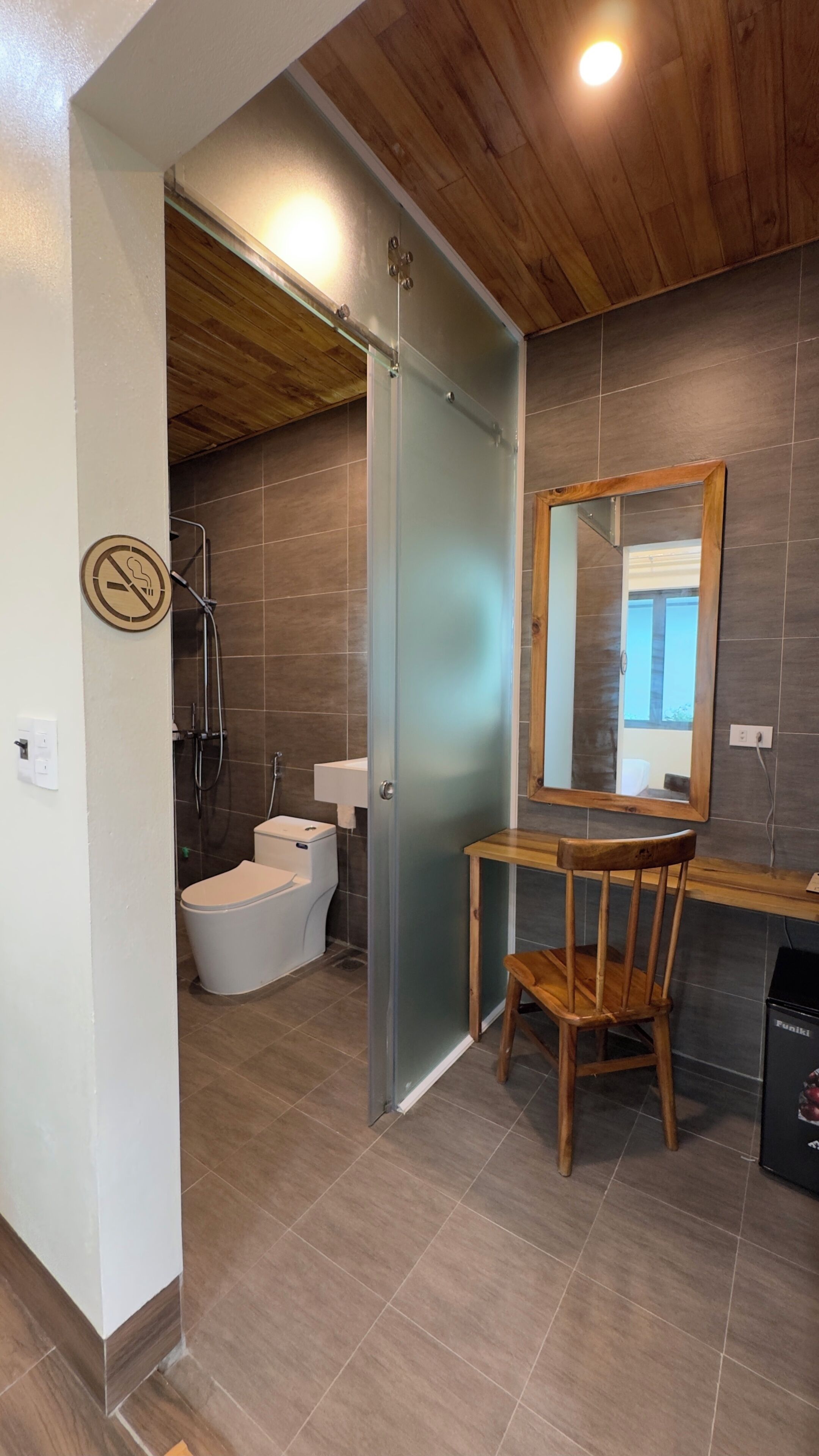 Basic Double Room, Patio, Garden View | Bathroom