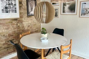 Dining - Cozy 2-bedroom apartment, close to downtown (Aalborg)