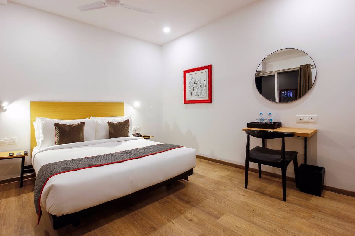 Deluxe Double Room | Laptop workspace, free WiFi