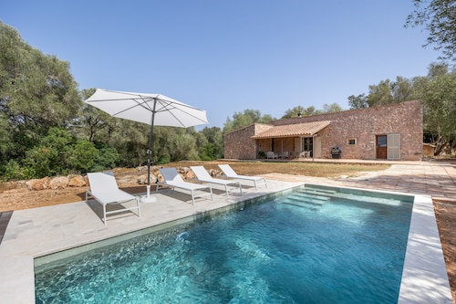 Villa Biniali with Private Pool and Two Bedrooms