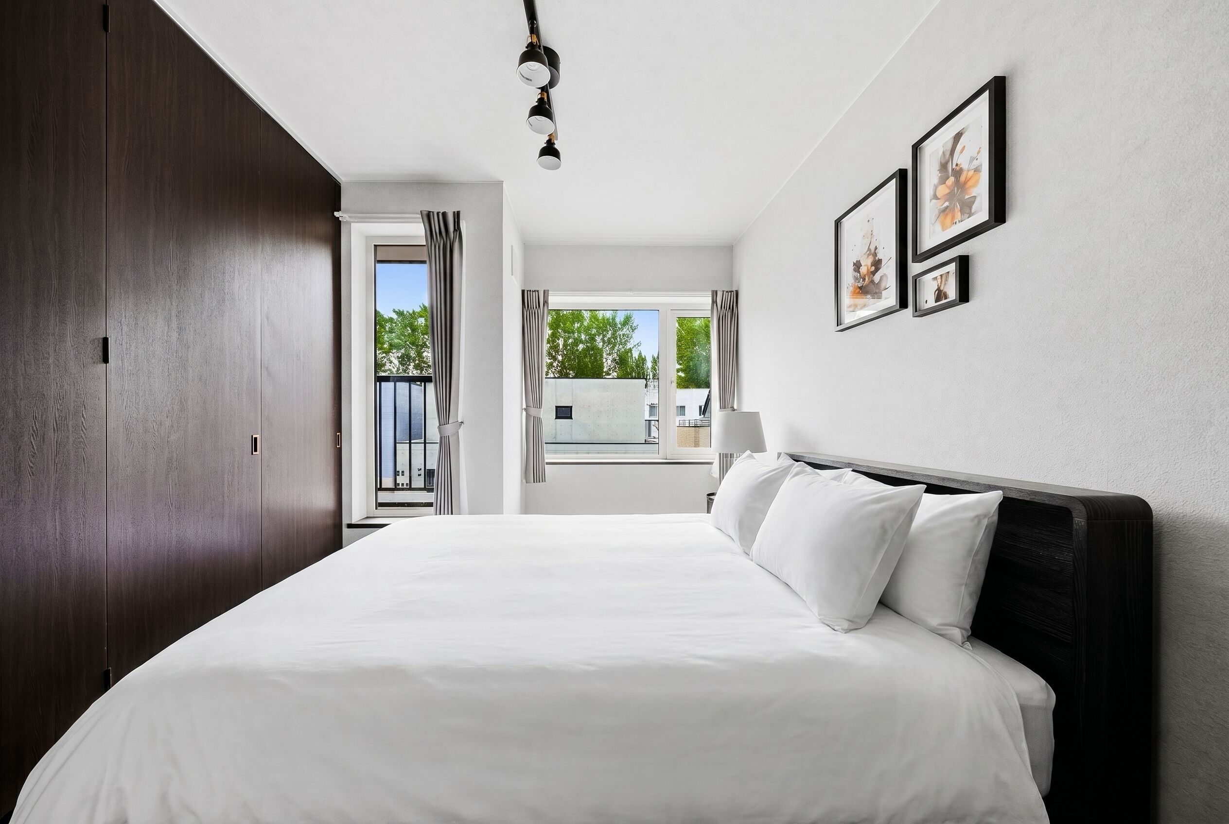 Apartment | Desk, iron/ironing board, free cribs/infant beds, free WiFi