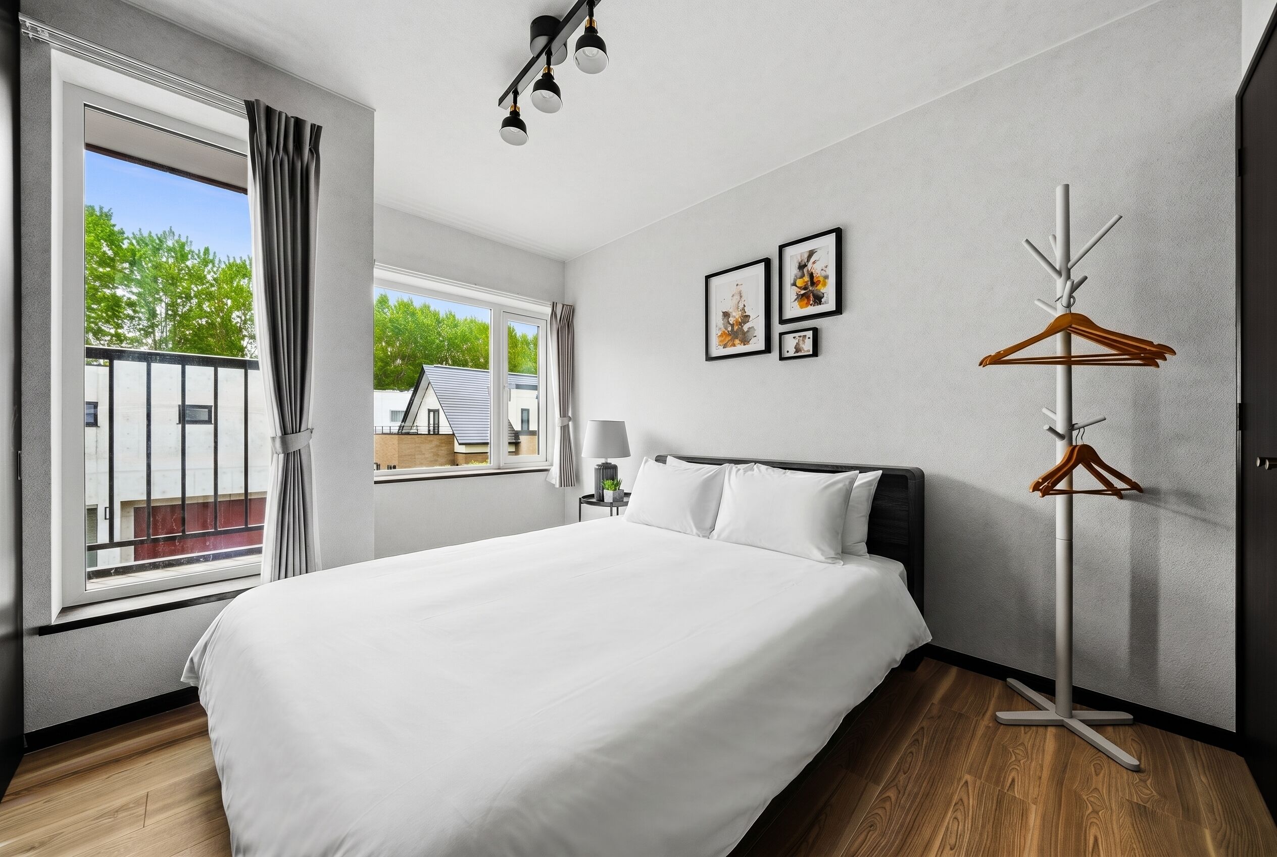 Apartment | Desk, iron/ironing board, free cribs/infant beds, free WiFi