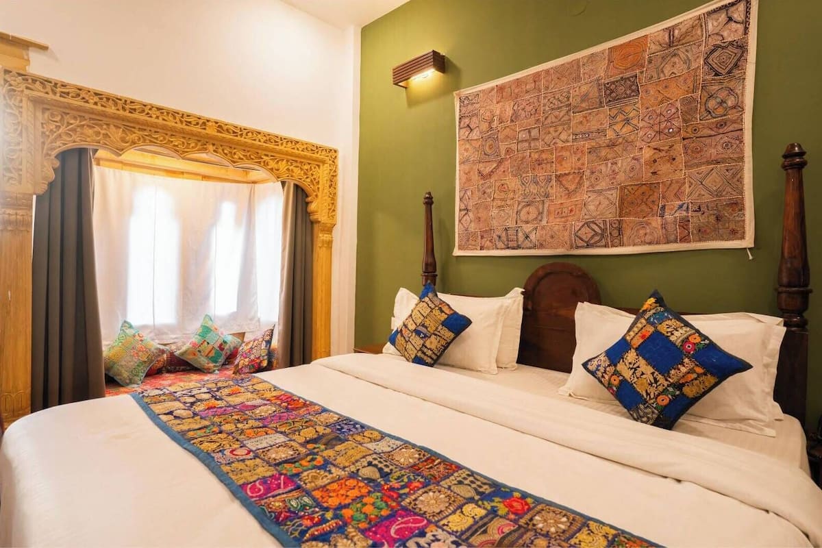 Luxury Suite | Iron/ironing board (on request), free WiFi