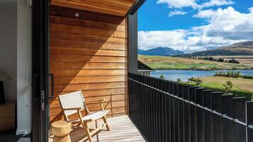 Clubhouse Apartments: 3 Bedroom | Vista del balcón