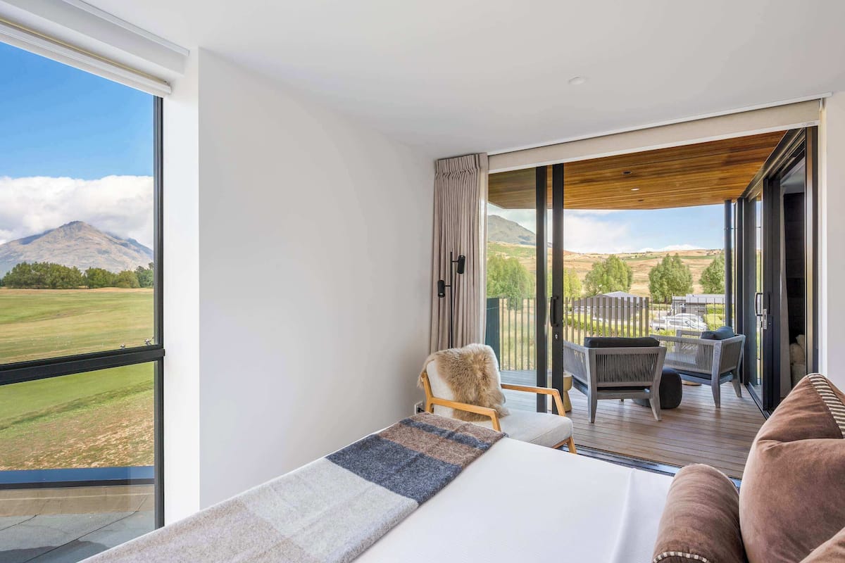 Clubhouse Apartments: 2 Bedroom, Corner  | Premium bedding, in-room safe, laptop workspace, blackout drapes