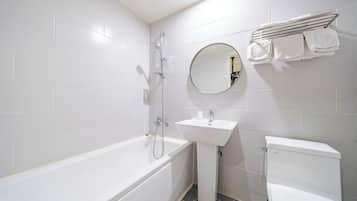 Kamar Premium | Kamar mandi | Pengering rambut, handuk, sabun, dan sampo