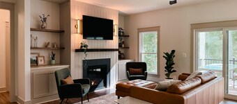 NEW Luxury Lakefront House in Lake Anna with Private Dock, Firepit, Bar & Gam...