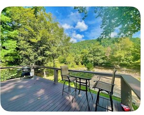 Outdoor dining - RiversideOasis/BEACH/HotTub/Fishing/FirePit/Kayaking/FamilyFun (Elkins)