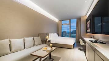 Comfort Double Room, 1 Katil Ratu (Queen), Non Smoking, City View | Ruang kerja komputer riba, seterika/papan seterika, Wi-fi percuma