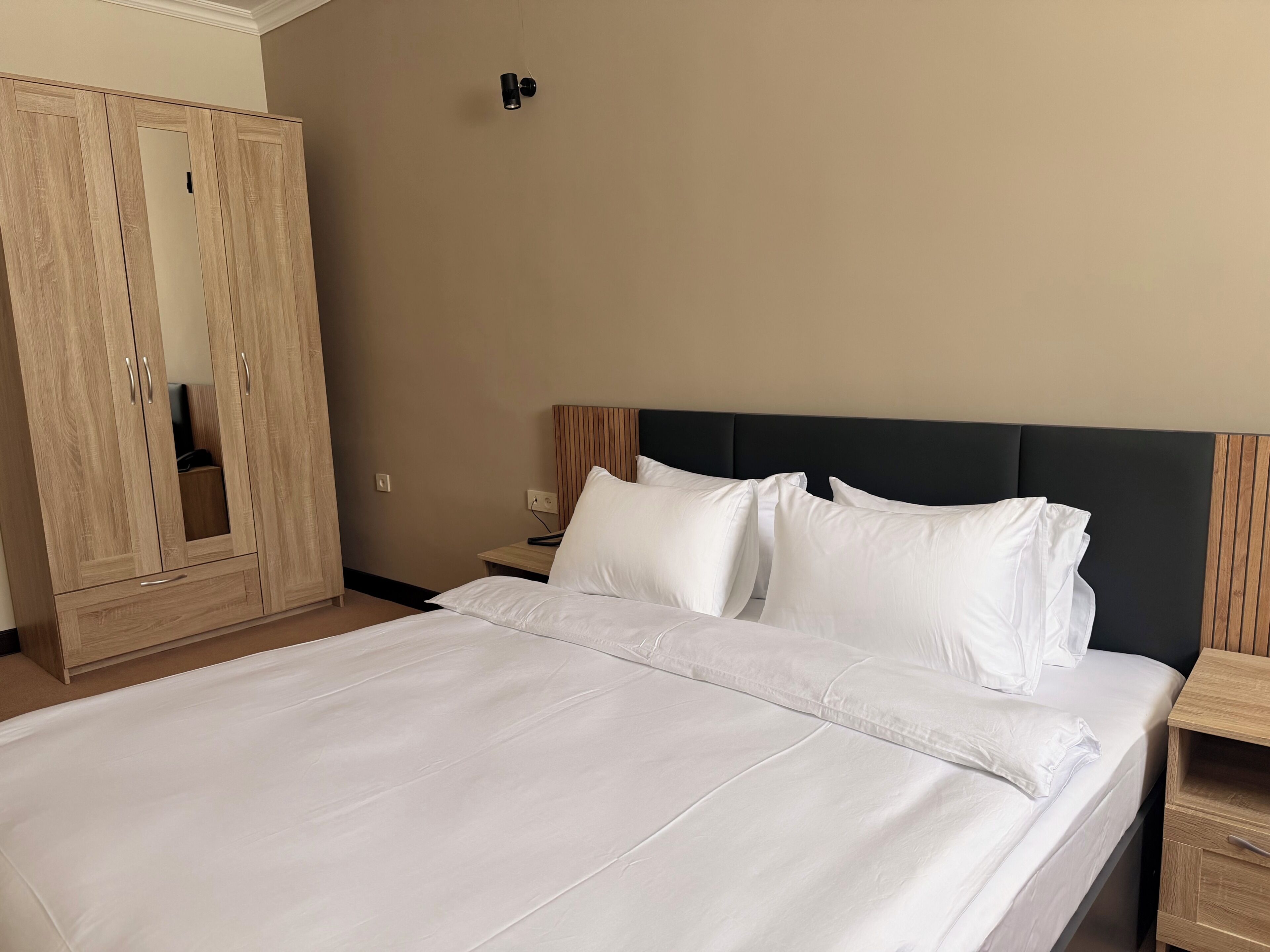 Quarto casal luxo | Wi-Fi de cortesia