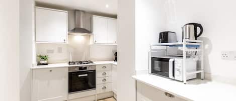 Coffee/tea maker, fridge, microwave, dishwasher