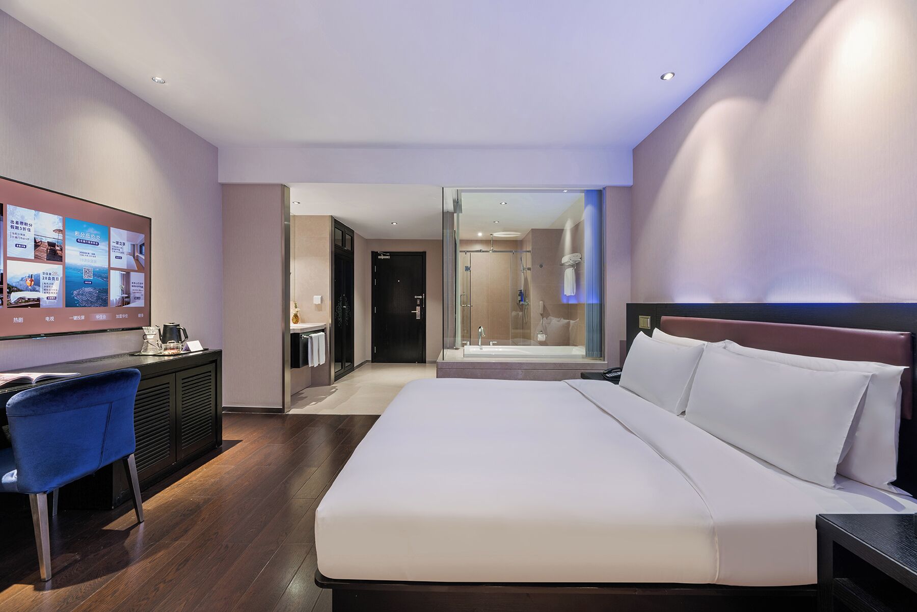 Single Room | Peti besi dalam bilik, meja, ruang kerja komputer riba 