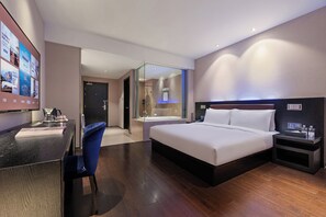 In-room safe, desk, laptop workspace, blackout curtains - Cristal Orange Hotel Binjiang Olympic  (Hang Zhou Shi)