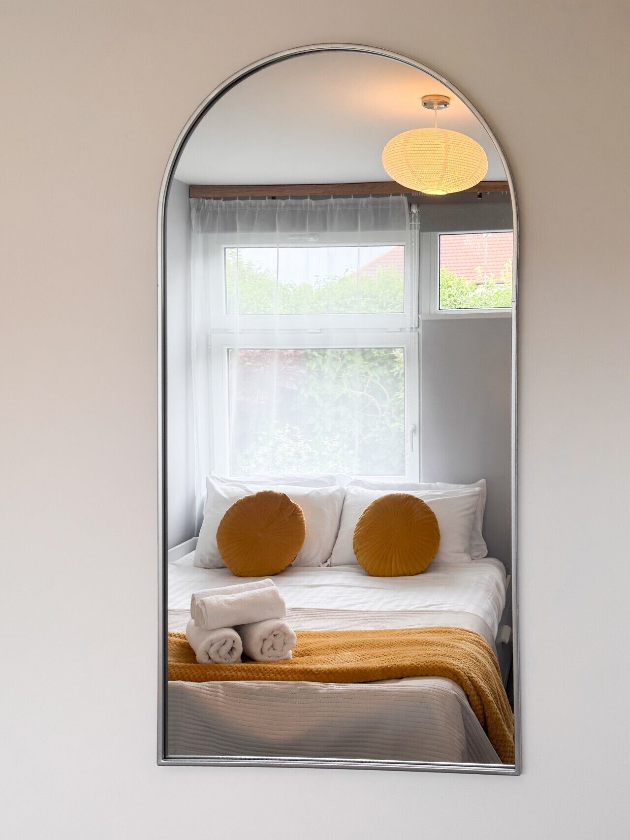 2 bedrooms, desk, iron/ironing board, travel cot