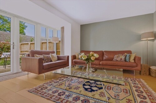 Stylish 2 bed home on the edge of Cambridge