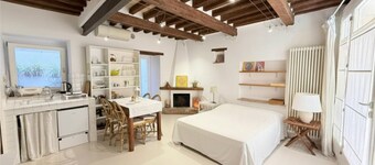 F015 – Fano, studio apartment in the heart of the city centre with a/c