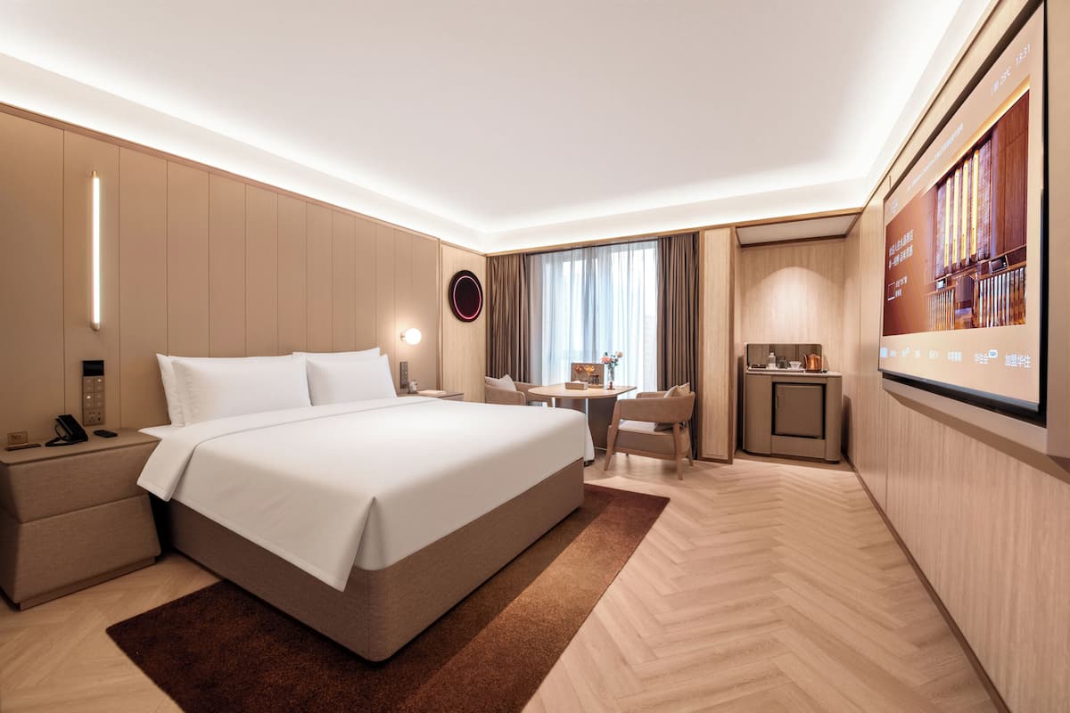 Comfort-Doppelzimmer | Daunenbettdecken, Betten mit Memory-Foam-Matratzen, kostenlose Minibar