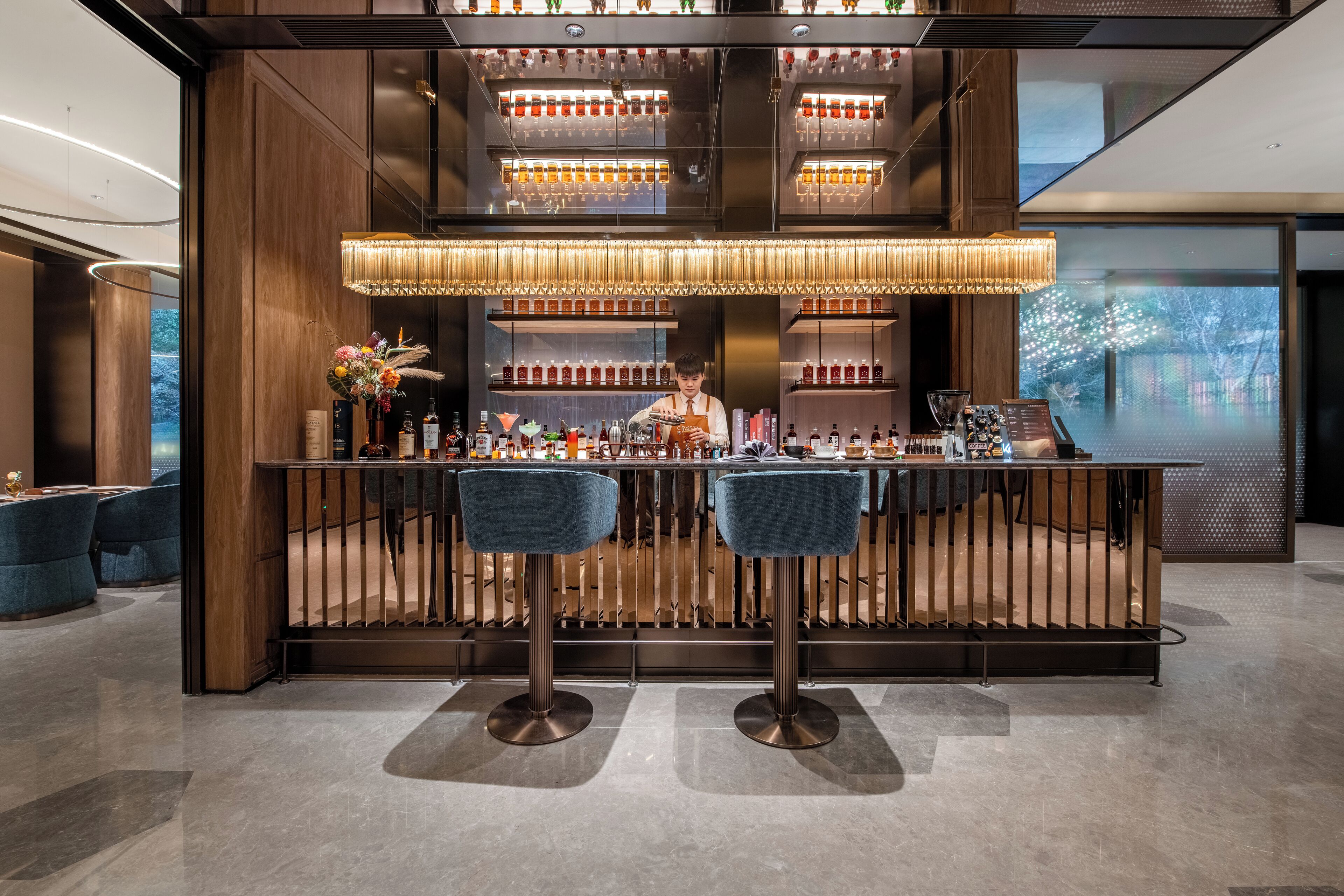 Lobby lounge