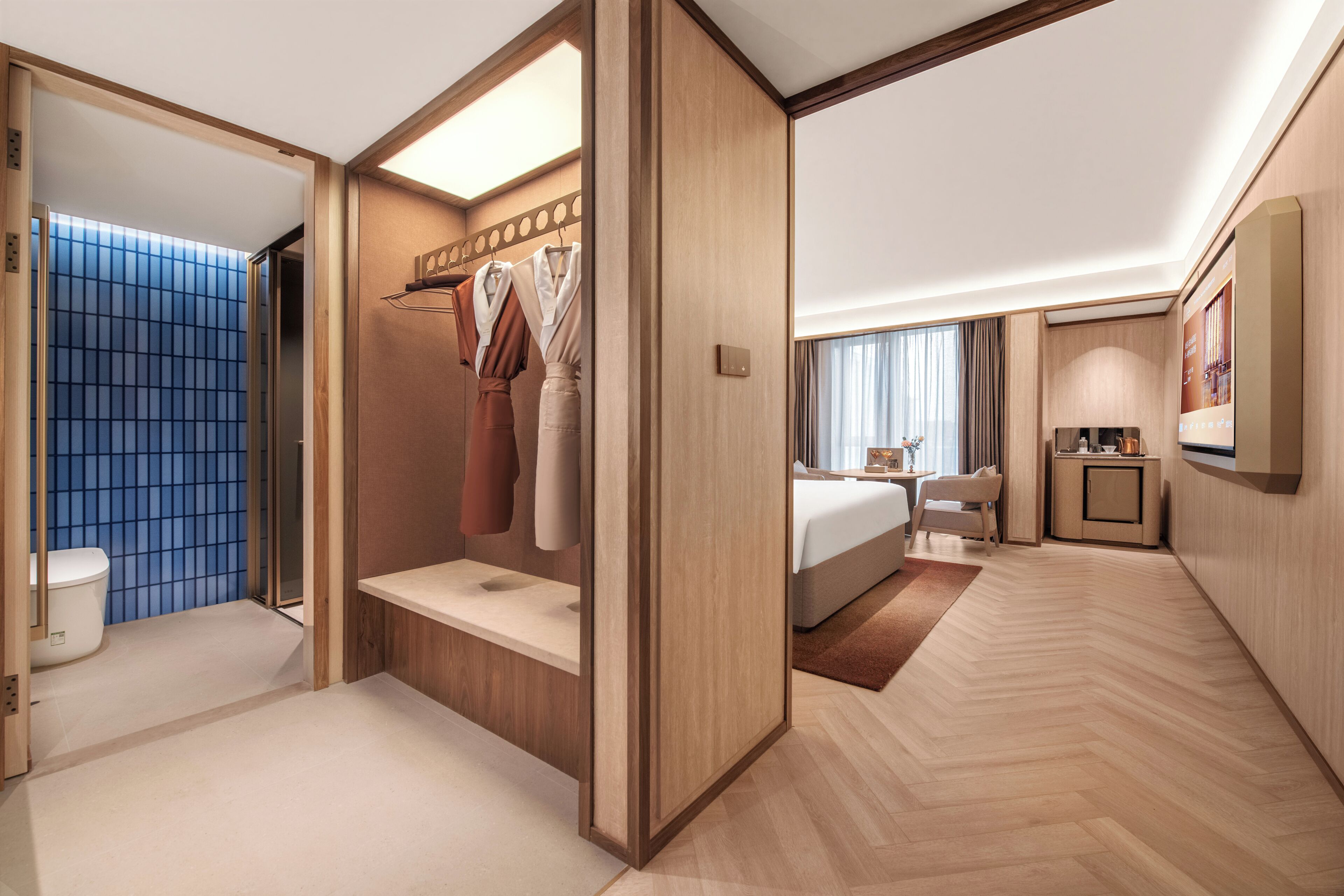 Comfort Double Room | Bathroom | Slippers