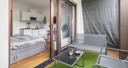 Apartment 'Az-Living Weinheim-Lützelsachsen' – Cozy Retreat in an Idyllic Setting