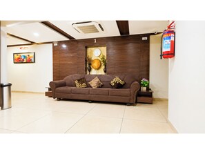 Lobby - Hotel D P Palace Lucknow (Lucknow)